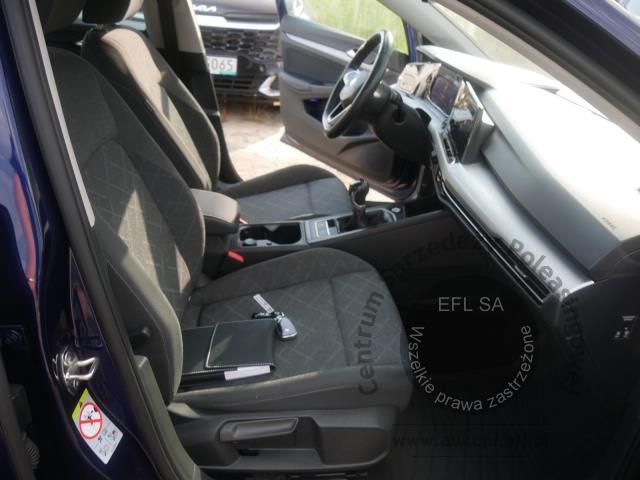 10 - Volkswagen Golf VIII 2.0 TDI Life Kombi 2022r. PY22546 AUTO MOTO CENTRUM Sp. z o.o. Poznań 61-312, ul. Ostrowska  328
