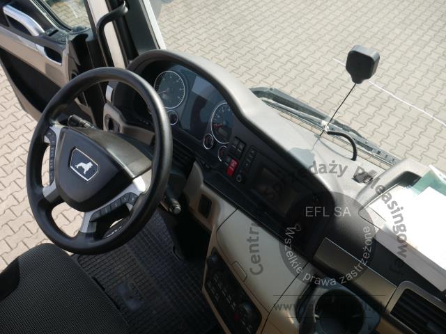 11 - EFL FINANCE MAN TGX 18.460 4X2 LLS-U XLX 2017r.