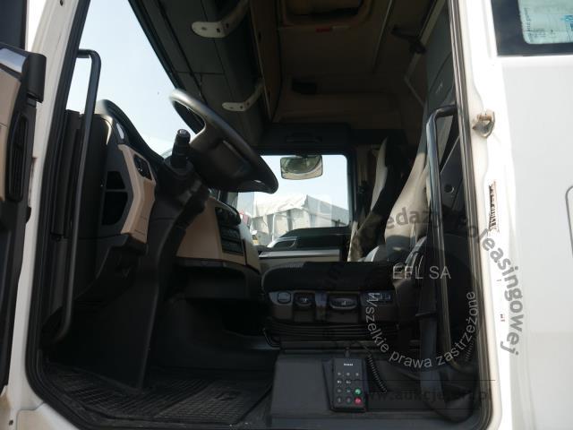 8 - EFL FINANCE MAN TGX 18.460 4X2 LLS-U XLX 2017r.