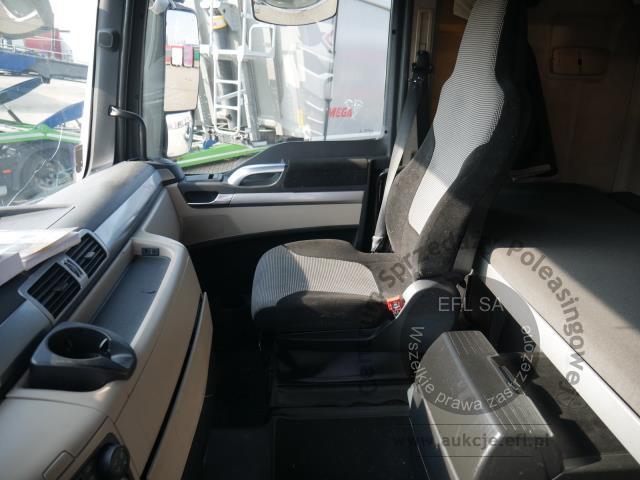 9 - EFL FINANCE MAN TGX 18.460 4X2 LLS-U XLX 2017r.