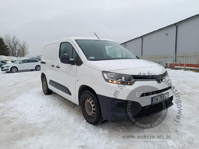 4 - Toyota Proace City 1.5 D-4D Standard  2020r. DW7KK52 Magnice