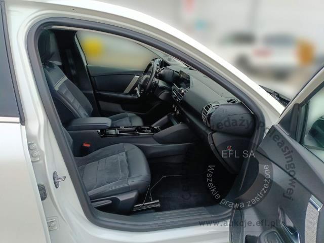 10 - CITROEN C4 X 1.2 PT 130 EAT8 SHINE 2023r.