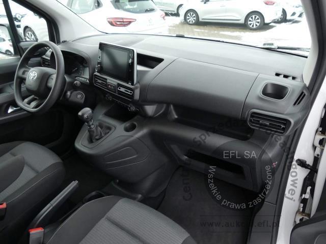 7 - Toyota Proace City Verso 1.5 D-4D  2023r. DW6WP41 Magnice