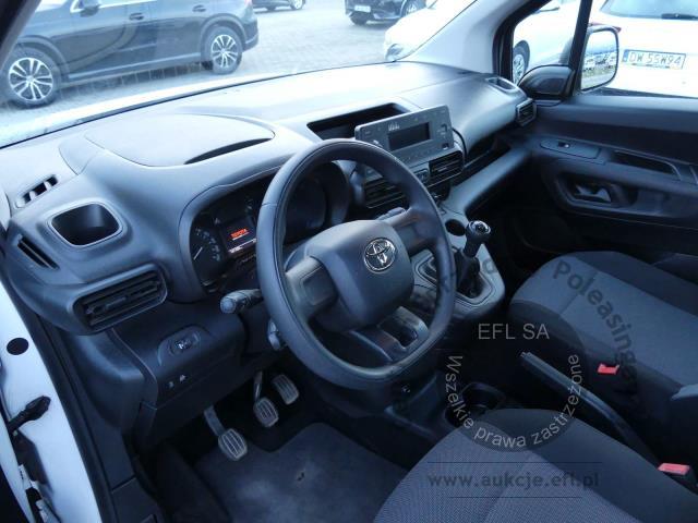 6 - Toyota Proace City Verso 1.5 D-4D 2020r. DW3JY89 Magnice