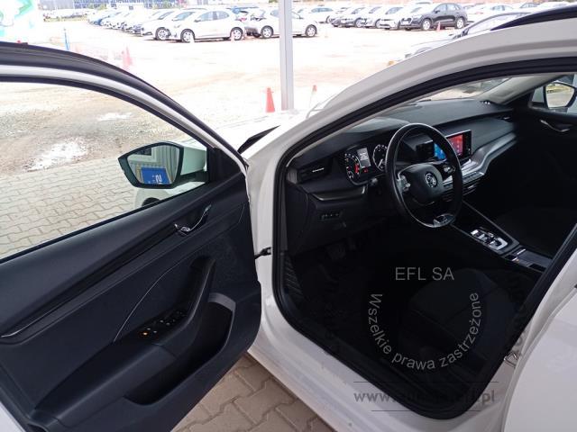 7 - Skoda Octavia 2.0 TDI Ambition DSG 2023r. WZ032GT Pojazd znajduje się w firmie ARCTOS GROUP sp. z o.o. Al. Krakowska 7, 02-183 Warszawa