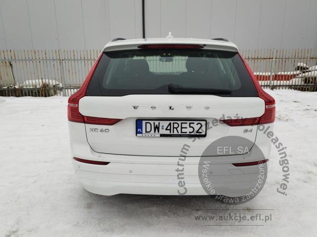 3 - Volvo XC 60 B4 B Momentum aut Kombi 2021r. DW4RE52 Pojazd znajduje się w firmie ARCTOS GROUP sp. z o.o. Al. Krakowska 7, 02-183 Warszawa