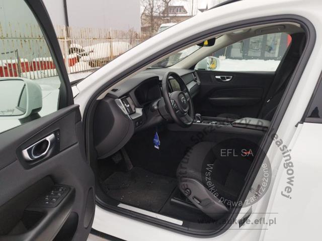 6 - Volvo XC 60 B4 B Momentum aut Kombi 2021r. DW4RE52 Pojazd znajduje się w firmie ARCTOS GROUP sp. z o.o. Al. Krakowska 7, 02-183 Warszawa