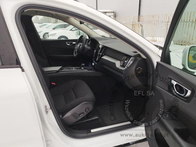 9 - Volvo XC 60 B4 B Momentum aut Kombi 2021r. DW4RE52 Pojazd znajduje się w firmie ARCTOS GROUP sp. z o.o. Al. Krakowska 7, 02-183 Warszawa