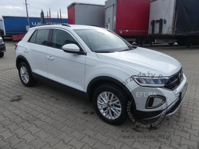 5 - Volkswagen T-ROC 1.5 TSI Life Hatchback 2023r. DW7WC07 Pojazd znajduje się w firmie MDM AUTO sp. z o.o. ul. Zawodników 1, 80-729 Gdańsk
