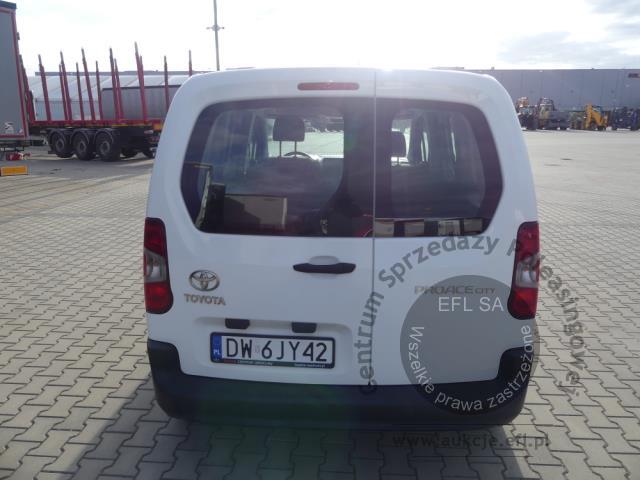 7 - Toyota Proace City Verso 1.5 D-4D 2020r. DW6JY42 Magnice