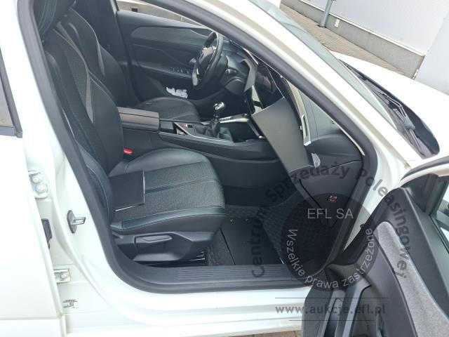 10 - Peugeot 308 1.5 BlueHDi Allure 2022r. DW6SG49 Pojazd znajduje się w firmie MDM AUTO sp. z o.o. ul. Morska 78A, 81-225 Gdynia