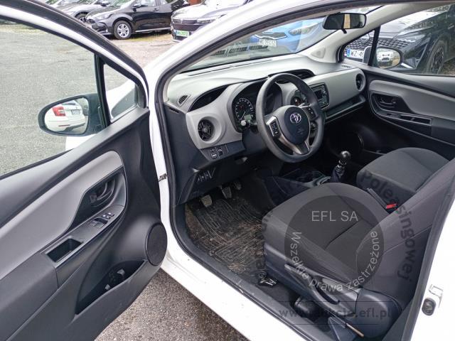 6 - Toyota Yaris 1.5 Active 2017r. WW128YE Pojazd znajduje się w firmie ARCTOS GROUP sp. z o.o. Al. Krakowska 7, 02-183 Warszawa