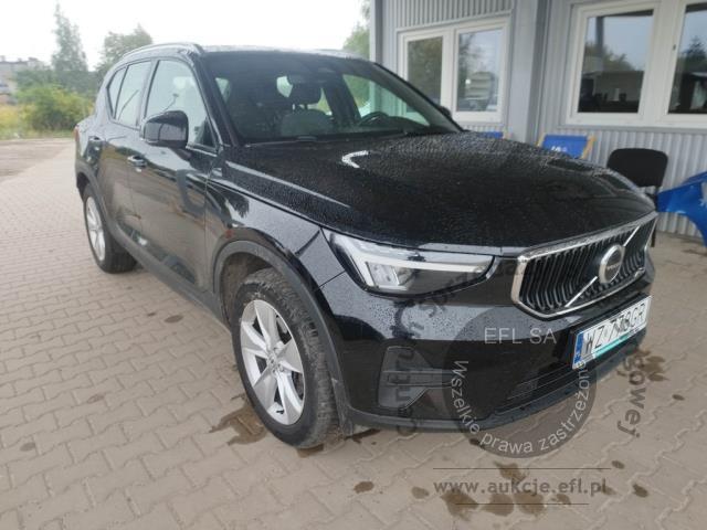 3 - Volvo XC40 B3 Core aut 2023r. WZ778GR Pojazd znajduje się w firmie ARCTOS GROUP sp. z o.o. Al. Krakowska 7, 02-183 Warszawa