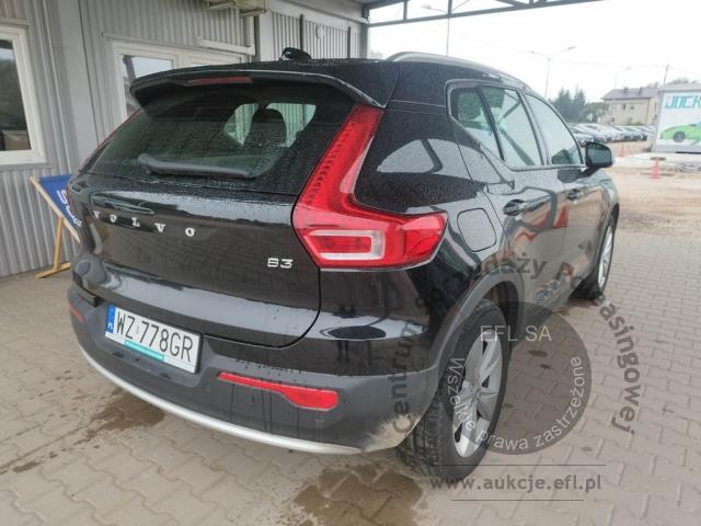 4 - Volvo XC40 B3 Core aut 2023r. WZ778GR Pojazd znajduje się w firmie ARCTOS GROUP sp. z o.o. Al. Krakowska 7, 02-183 Warszawa