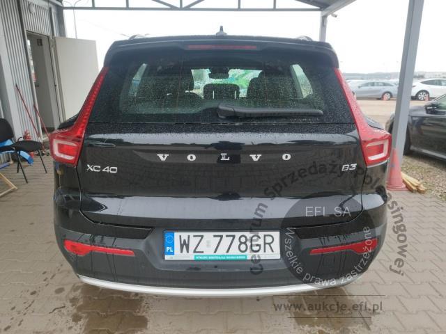 5 - Volvo XC40 B3 Core aut 2023r. WZ778GR Pojazd znajduje się w firmie ARCTOS GROUP sp. z o.o. Al. Krakowska 7, 02-183 Warszawa