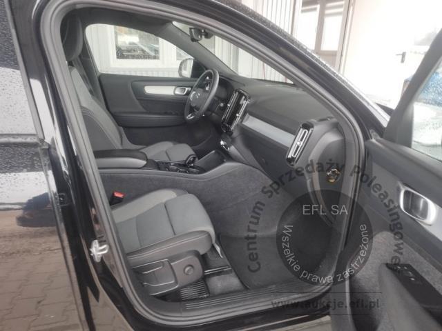 9 - Volvo XC40 B3 Core aut 2023r. WZ778GR Pojazd znajduje się w firmie ARCTOS GROUP sp. z o.o. Al. Krakowska 7, 02-183 Warszawa