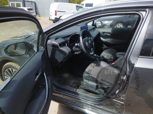 8 - Toyota Corolla 2.0 Hybrid Style 2023r. WZ989HC Pojazd znajduje się w firmie ARCTOS GROUP sp. z o.o. Al. Krakowska 7, 02-183 Warszawa