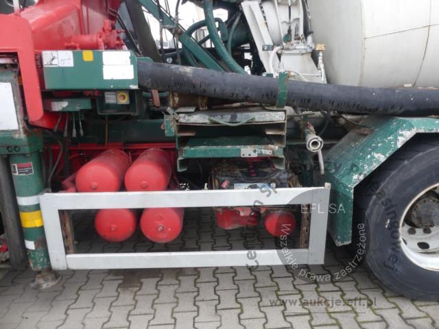 26 - SCANIA P114 GB8X4x4NA 380 2005r.