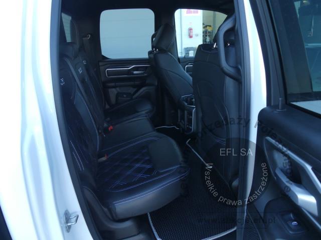 11 - RAM 1500 5.7 V8 BIGHORN SPORT AWD 2022r.