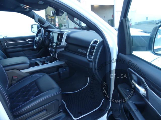 8 - RAM 1500 5.7 V8 BIGHORN SPORT AWD 2022r.