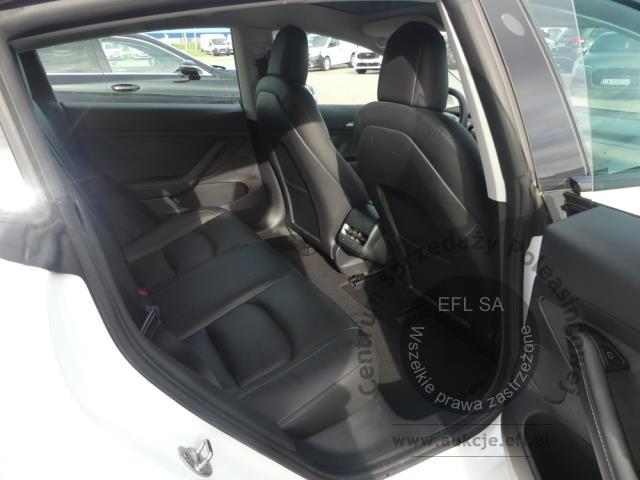 11 - TESLA MODEL 3 2021r.