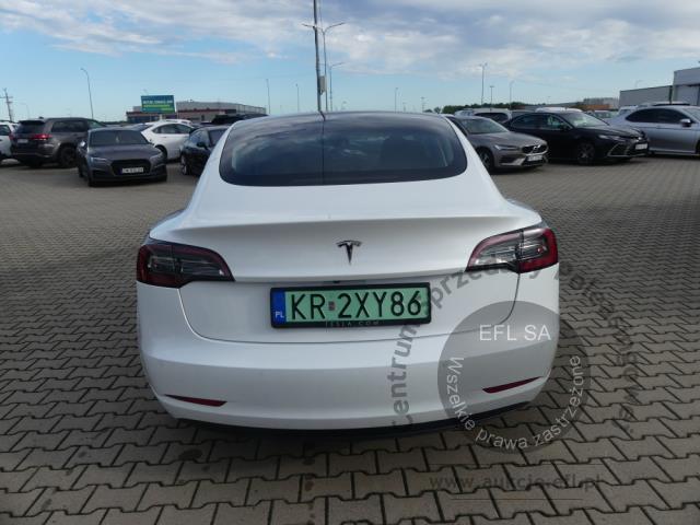 13 - TESLA MODEL 3 2021r.