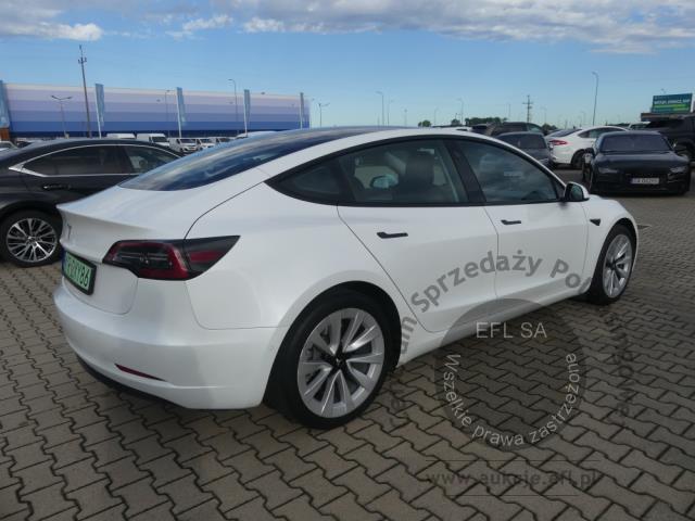 15 - TESLA MODEL 3 2021r.