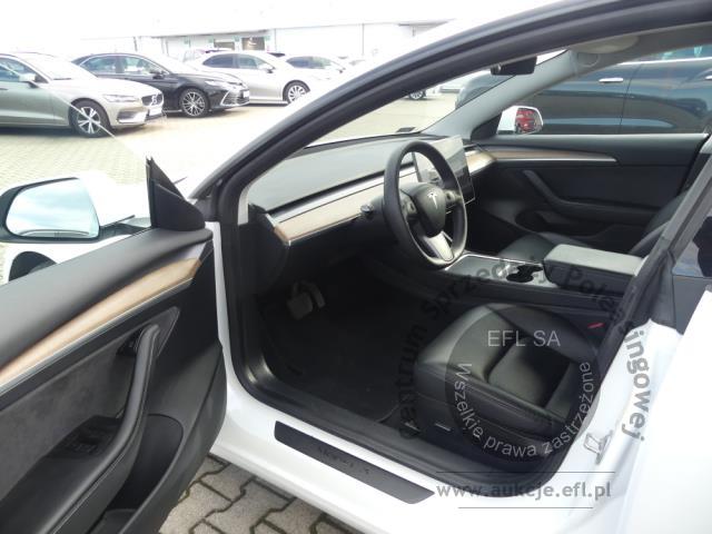 5 - TESLA MODEL 3 2021r.