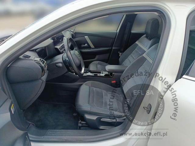 11 - CITROEN C4 X 1.2 PT 130 EAT8 SHINE 2023r.
