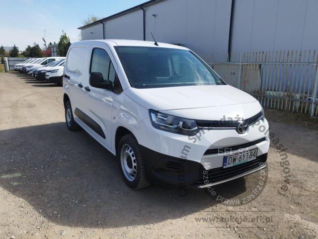 3 - Toyota  Proace City 2024r. DW6YT84 Pojazd znajduje się w firmie ARCTOS GROUP sp. z o.o. Al. Krakowska 7, 02-183 Warszawa