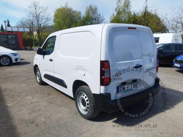 5 - Toyota  Proace City 2024r. DW6YT84 Pojazd znajduje się w firmie ARCTOS GROUP sp. z o.o. Al. Krakowska 7, 02-183 Warszawa
