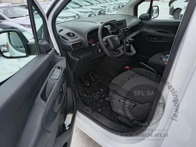 7 - Toyota Proace City 1.5 D-4D Standard 2,0t Active Furgon 2022r. DW6TE94 Pojazd znajduje się w firmie ARCTOS GROUP sp. z o.o. Al. Krakowska 7, 02-183 Warszawa