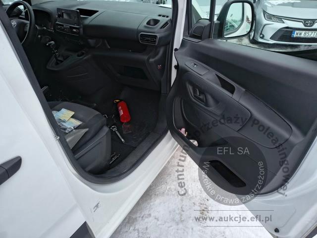 9 - Toyota Proace City 1.5 D-4D Standard 2,0t Active Furgon 2022r. DW6TE94 Pojazd znajduje się w firmie ARCTOS GROUP sp. z o.o. Al. Krakowska 7, 02-183 Warszawa