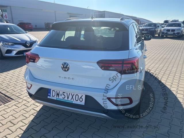 4 - Volkswagen T-ROC 1.5 TSI LIFE 2023r. DW5VX06 Pojazd znajduje się w firmie MDM AUTO sp. z o.o. ul. Zawodników 1, 80-729 Gdańsk