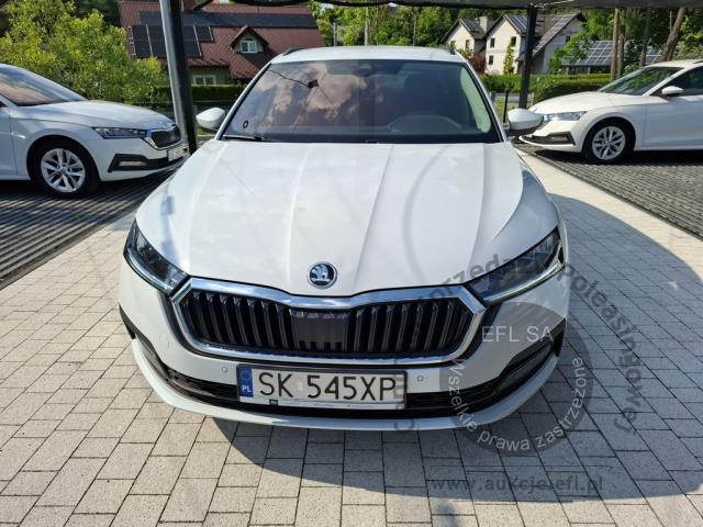 4 - SKODA Octavia 2.0 TDI Ambition DSG 2023r. SK545XP Pojazd znajduje się w firmie AACAR sp. z o.o. Kasztanowa 5, 32-400 Jawornik