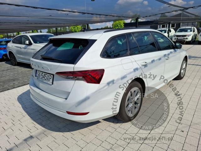 5 - SKODA Octavia 2.0 TDI Ambition DSG 2023r. SK545XP Pojazd znajduje się w firmie AACAR sp. z o.o. Kasztanowa 5, 32-400 Jawornik