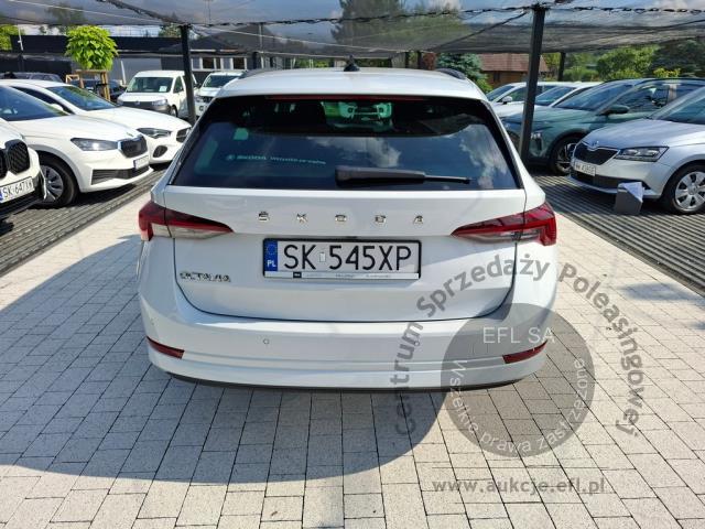 7 - SKODA Octavia 2.0 TDI Ambition DSG 2023r. SK545XP Pojazd znajduje się w firmie AACAR sp. z o.o. Kasztanowa 5, 32-400 Jawornik