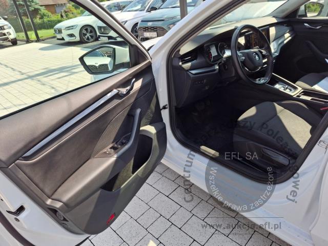 9 - SKODA Octavia 2.0 TDI Ambition DSG 2023r. SK545XP Pojazd znajduje się w firmie AACAR sp. z o.o. Kasztanowa 5, 32-400 Jawornik
