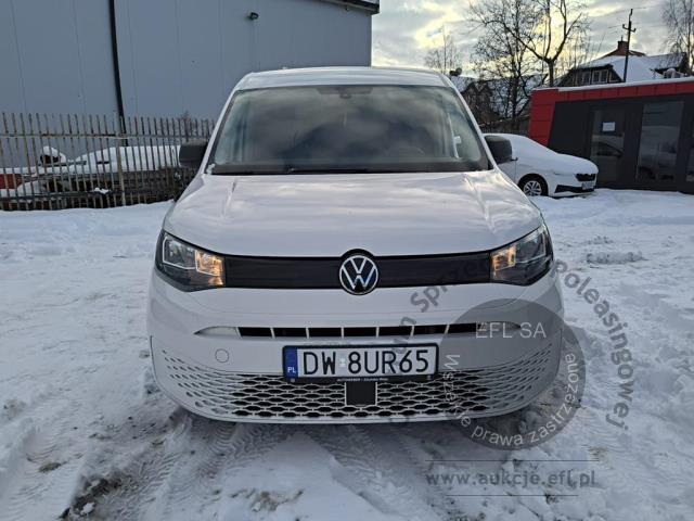 6 - Volkswagen  Caddy 2.0 TDI 2022r. DW8UR65 Pojazd znajduje się w firmie ARCTOS GROUP sp. z o.o. Al. Krakowska 7, 02-183 Warszawa