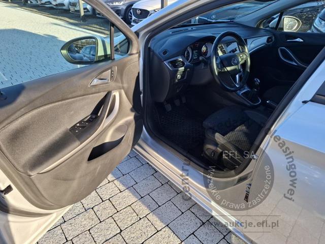 7 - OPEL  ASTRA  2021r. WW944SM Pojazd znajduje się w firmie AACAR sp. z o.o. Kasztanowa 5, 32-400 Jawornik