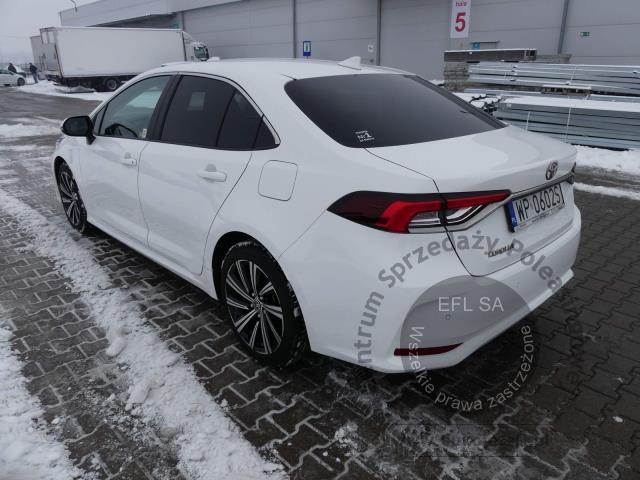 13 - TOYOTA COROLLA 1.5 VVTI COMFORT SEDAN 2022r.
