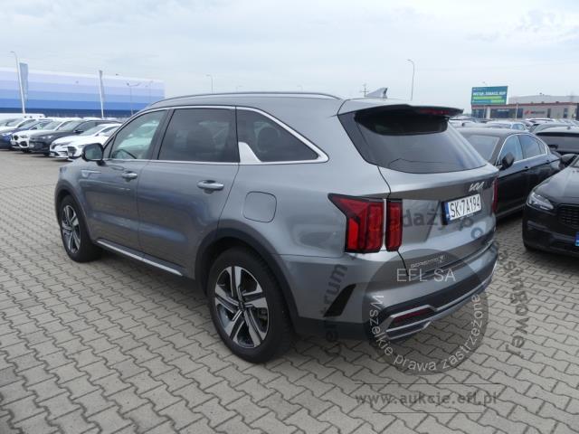 12 - KIA SORENTO 1.6 TGDI HEV AWD 2023r.