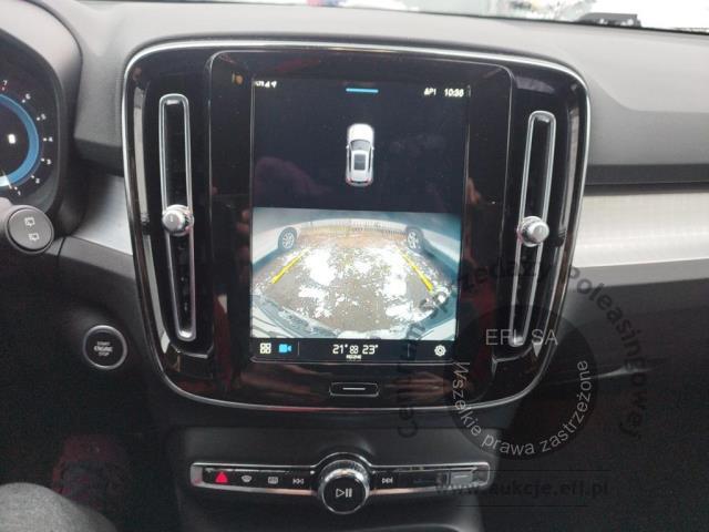 11 - Volvo  XC40 B3 Core 2022r. WND1856C Pojazd znajduje się w firmie ARCTOS GROUP sp. z o.o. Al. Krakowska 7, 02-183 Warszawa