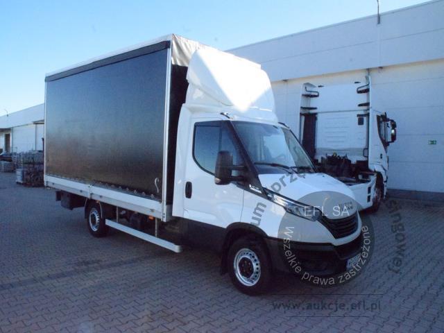 3 - IVECO DAILY 3.0 AUTOMAT 35S18 2023r.