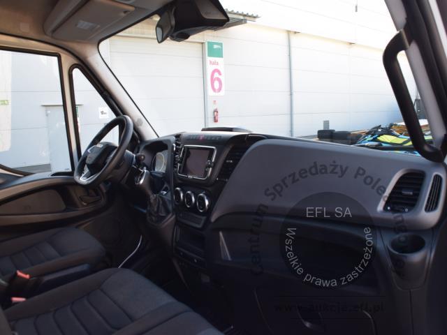 8 - IVECO DAILY 3.0 AUTOMAT 35S18 2023r.