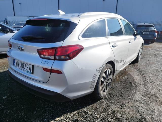 4 - Hyundai i30 1.6 D Comfort DCT 2019r. WW387SA Pojazd znajduje się w firmie ARCTOS GROUP sp. z o.o. Al. Krakowska 7, 02-183 Warszawa