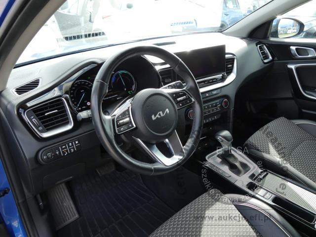 6 - KIA X-CEED 1.6 GDI PHEV 2022r.
