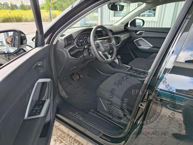8 - Audi Q3 35 TDI S tronic Kombi 2024r. WZ005JA Pojazd znajduje się w firmie ARCTOS GROUP sp. z o.o. Al. Krakowska 7, 02-183 Warszawa
