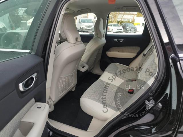 10 - Volvo XC 60 B4 B Core aut Kombi 2022r. WZ255FU Pojazd znajduje się w firmie ARCTOS GROUP sp. z o.o. Al. Krakowska 7, 02-183 Warszawa