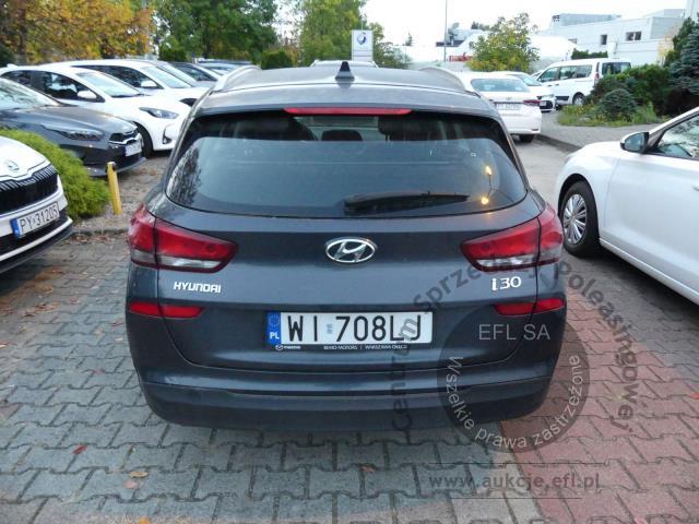 4 - Hyundai i30 1.6 D Classic + DCT Kombi 2021r. WI708LJ AUTO MOTO CENTRUM Sp. z o.o. Poznań 61-312, ul. Ostrowska 328